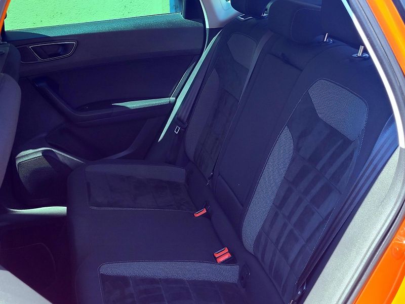 Seat Ateca TDi STYLE CEBIA,kamera,LED    - fotka 18 z 44