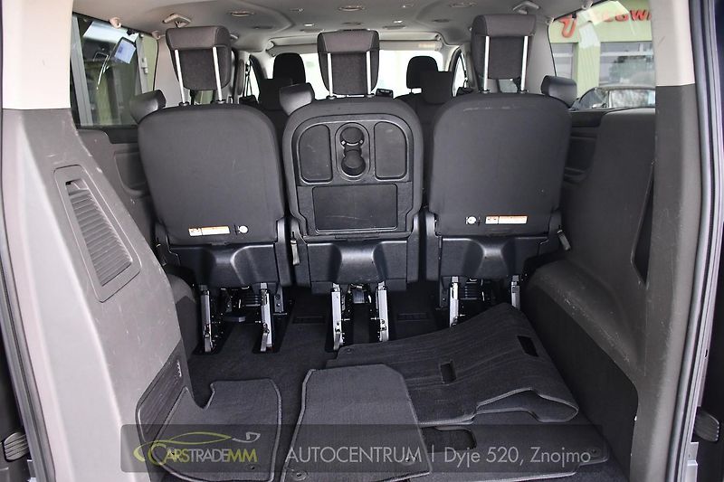 Ford Tourneo Custom 2.0EcoBlue 8.MÍST TITANIUM - fotka 20 z 43