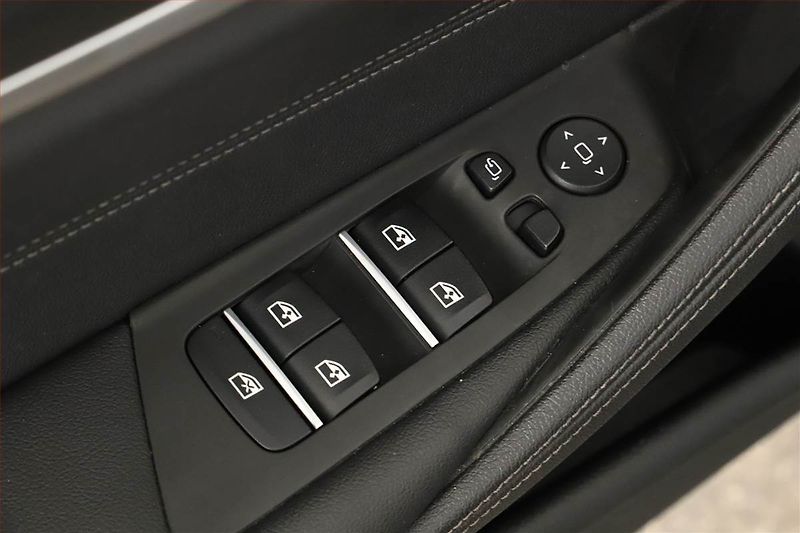 BMW Řada 5 (2021) 540d xDrive - fotka 17 z 18