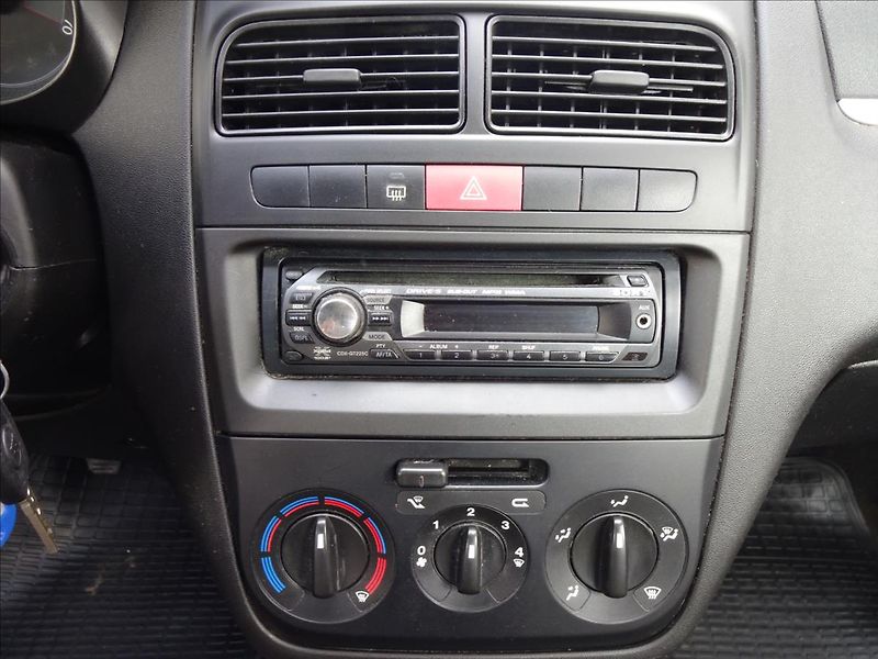 Fiat Linea 1,4i 57kW - fotka 31 z 40