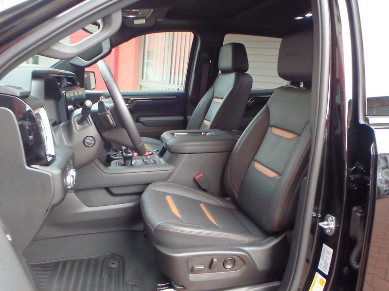 GMC Sierra (2022) 1500 AT4 6.2 V8 - fotka 11 z 30