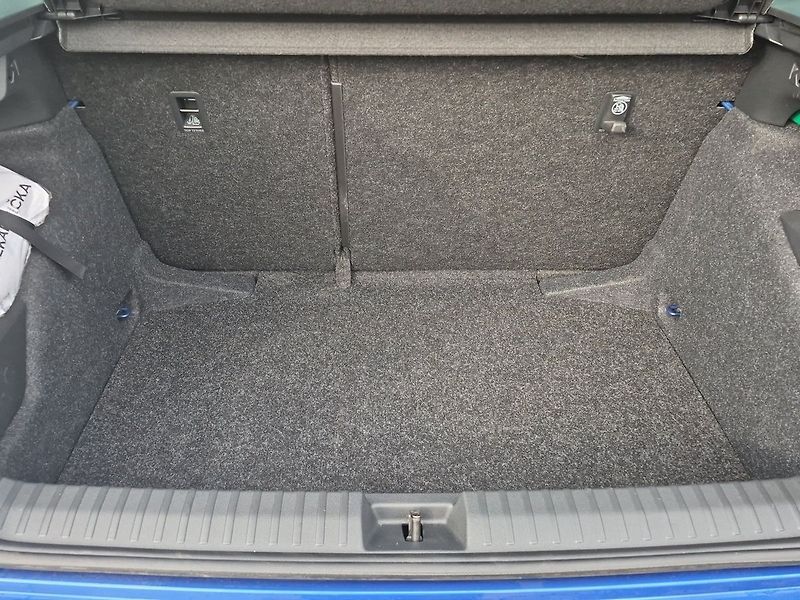 Škoda Kamiq Monte Carlo  1,5 TSI 110 kW - fotka 28 z 28