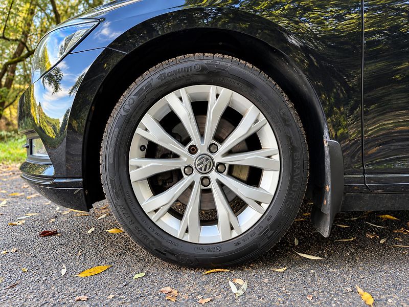 Volkswagen Passat 2,0 TDI 110kW Comfortline Navi - fotka 34 z 41