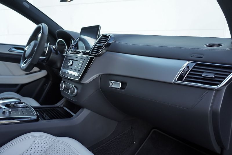 Mercedes-Benz GLE 63S AMG 4M - fotka 11 z 50