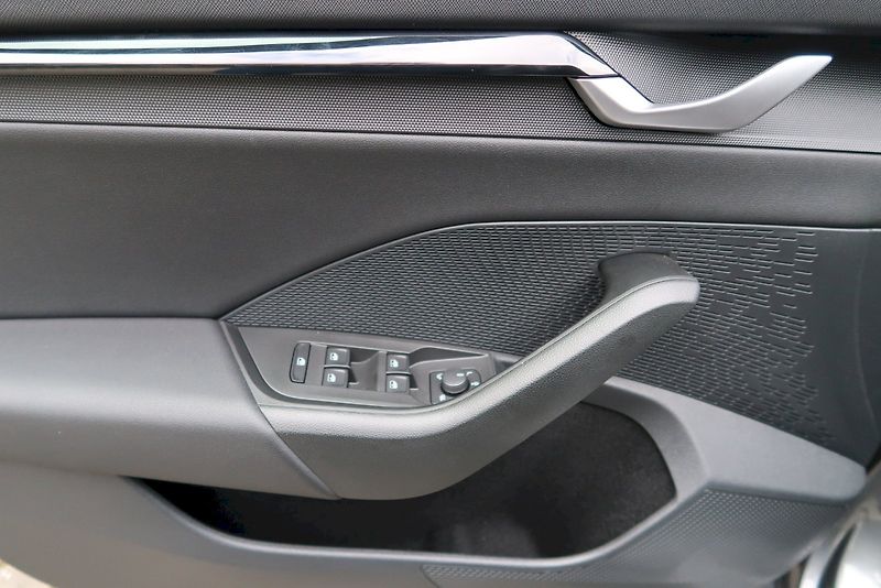 Škoda Octavia (2024) Combi Selection 1,5 TSi/85 kW - fotka 16 z 30