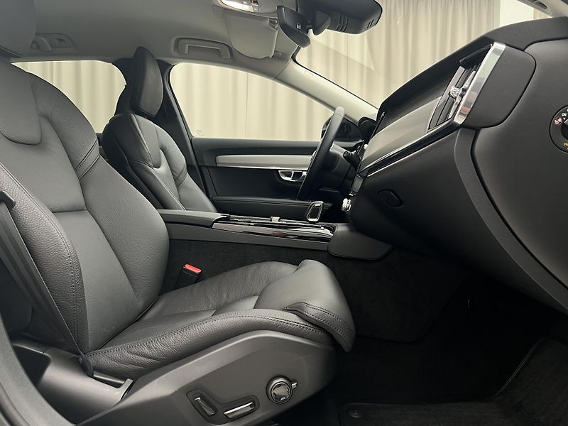 Volvo V90 T6 AWD DARK PLUS RECHARGE AUT - fotka 18 z 46