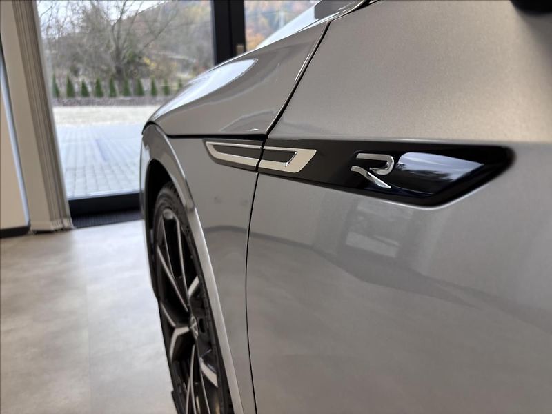 Volkswagen Arteon Shooting Brake R 2.0 TSI - fotka 5 z 22