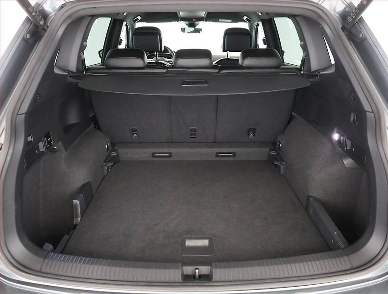 Volkswagen Tiguan Allspace (2022) R-Line 2.0 TSI - fotka 20 z 21