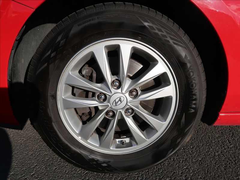 Hyundai i30 1,0 T-GDi,88kW,NovéČR,Serv.kn. - fotka 22 z 28