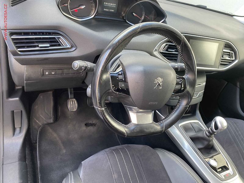 Peugeot 308 (2016) 1.6 HDi SW, Allure - fotka 12 z 15