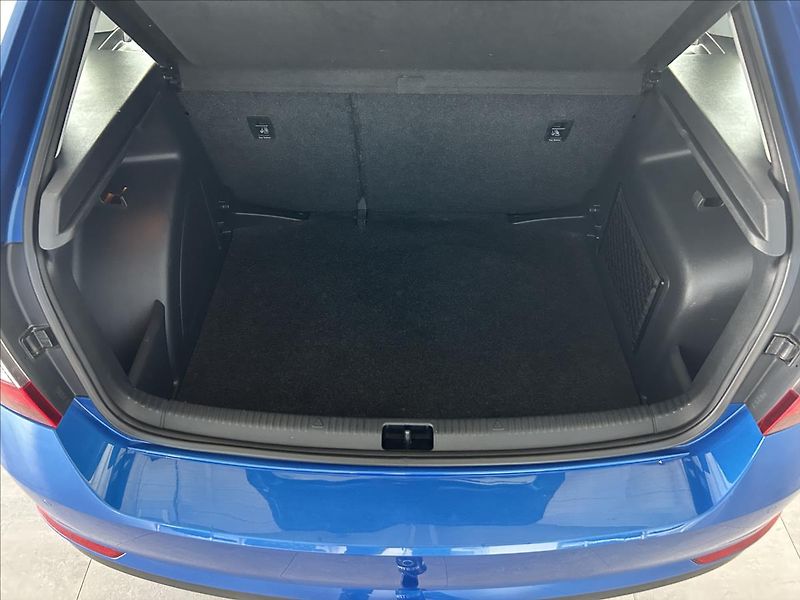 Škoda Rapid 1,0   TSI 81kW,SERVISKA,TAŽNÉ - fotka 21 z 23