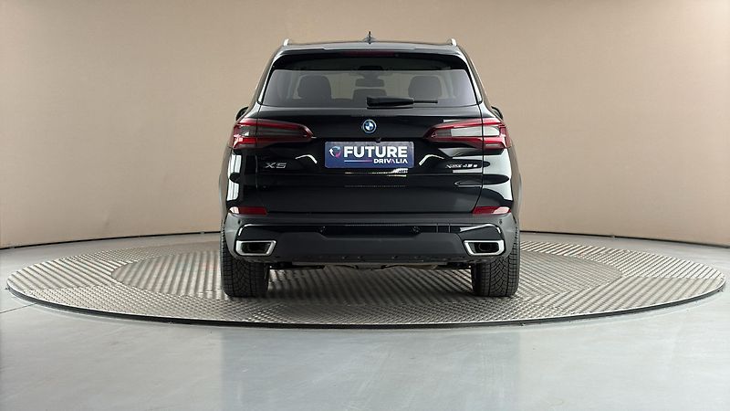 BMW X5 45e AUT xDrive - fotka 5 z 33