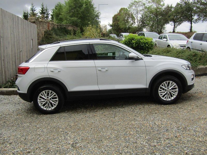 Volkswagen T-Roc (2018) 1.0 TSI 85kW  1.majitel - fotka 9 z 39