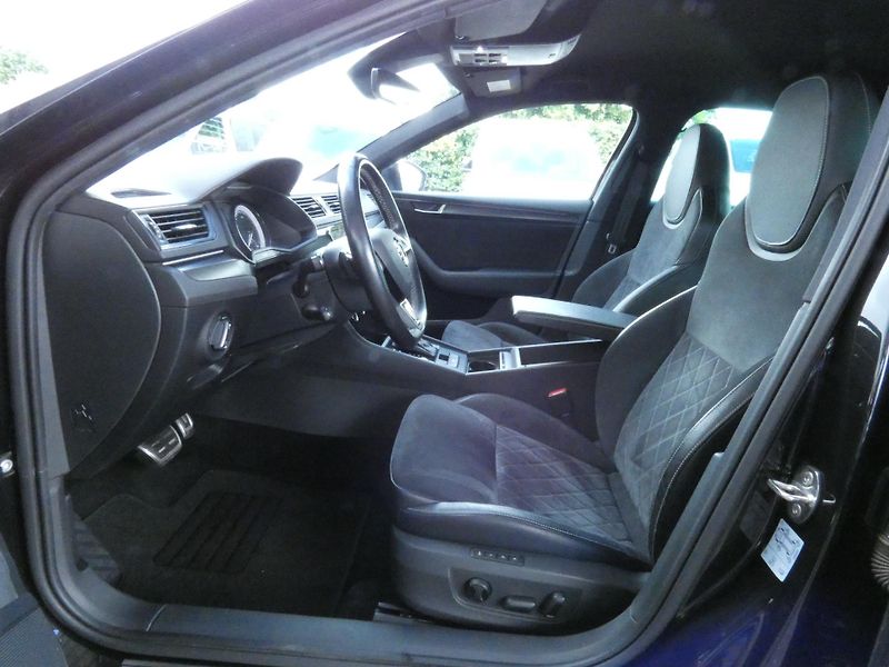 Škoda Superb Combi Sportline 2.0 TDI 4x4 DS - fotka 19 z 30