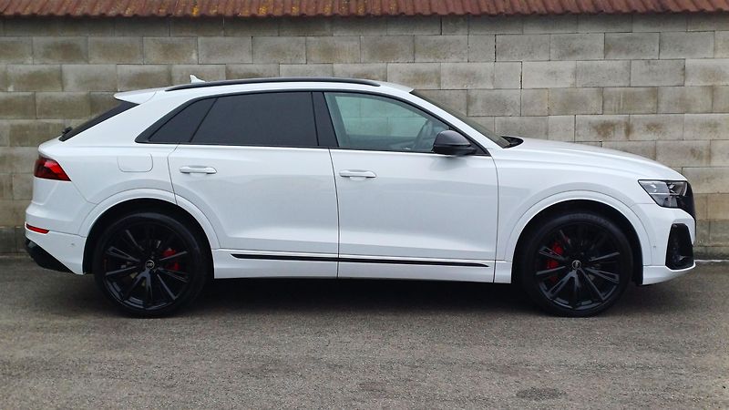 Audi Q8 S-LINE 210kW-WEBASTO-ČR-DPH- - fotka 4 z 25
