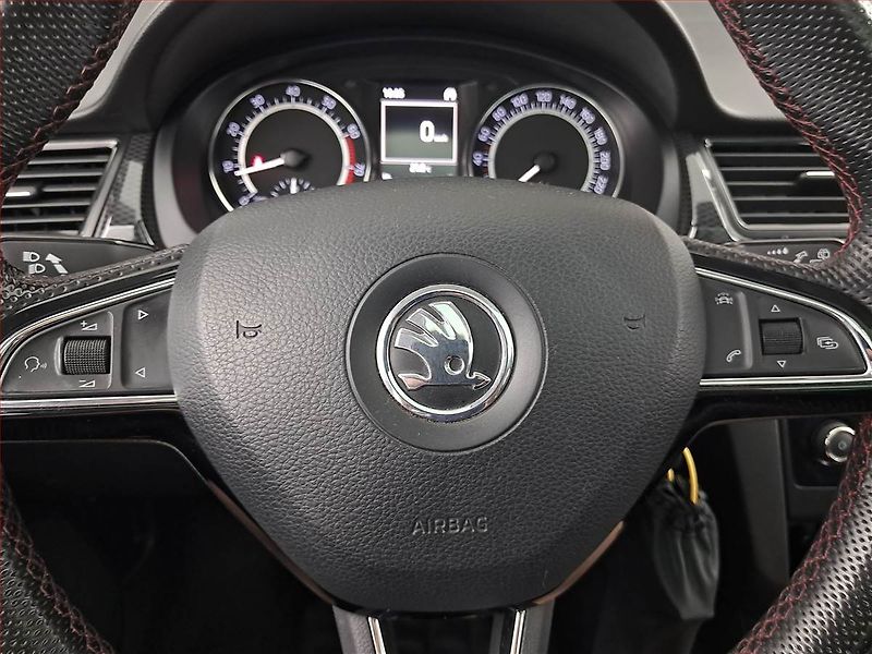 Škoda Rapid (2015) Spaceback 1.2 TSI - fotka 15 z 17