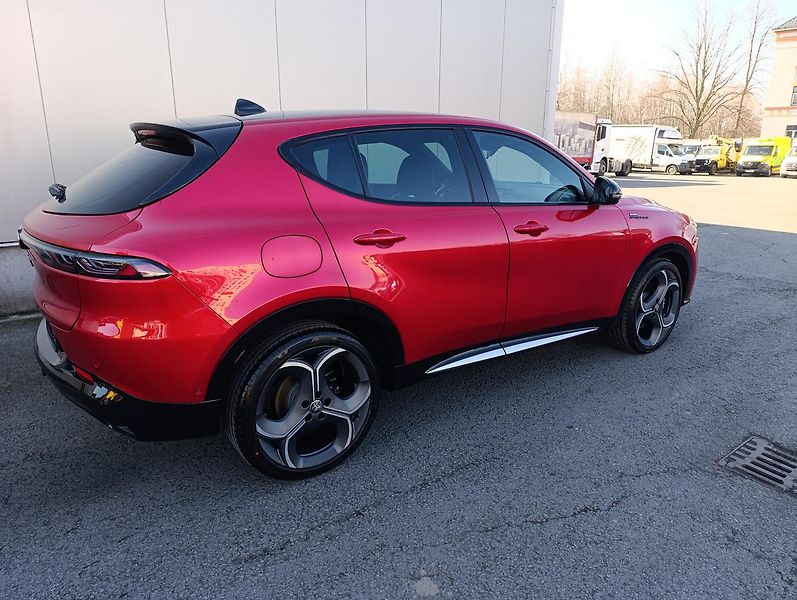 Alfa Romeo Tonale (2026) Sport Speciale 1,5 Ibrida 175k - fotka 5 z 44