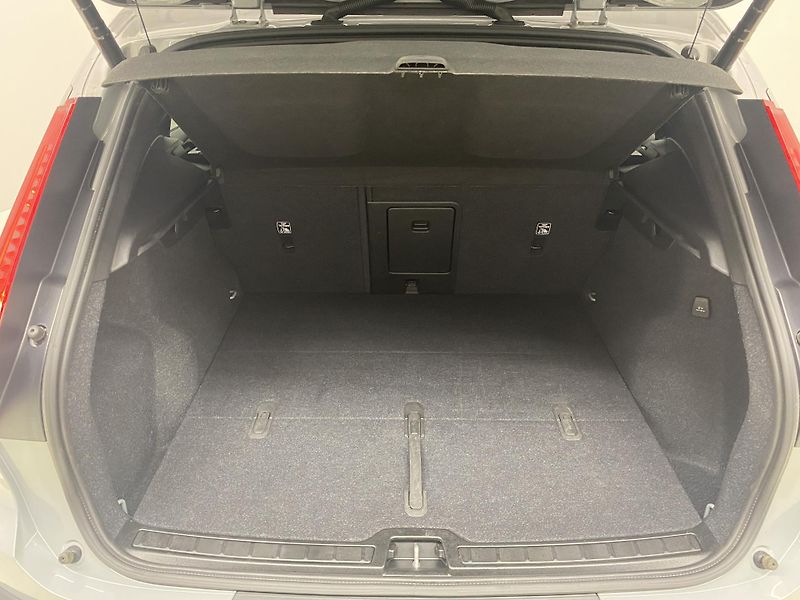 Volvo XC40 B4 CORE AUT  - fotka 6 z 49