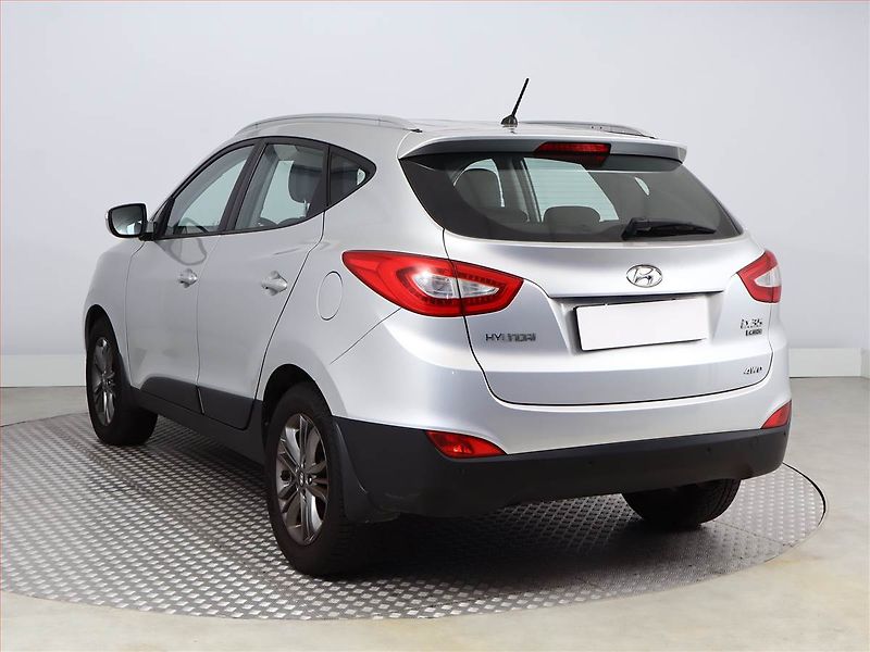 Hyundai ix35 (2014) 2.0 CRDi, 4X4, Kůže, Tempomat - fotka 4 z 18