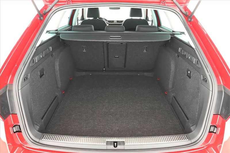 Škoda Superb (2023) Style 2.0 TDI - fotka 11 z 23