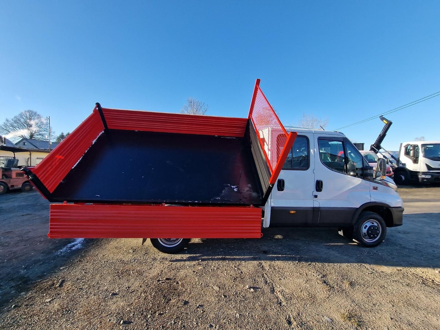 Iveco Daily DCAB, SKLÁPĚČ, NOVÝ MODEL! — foto 4