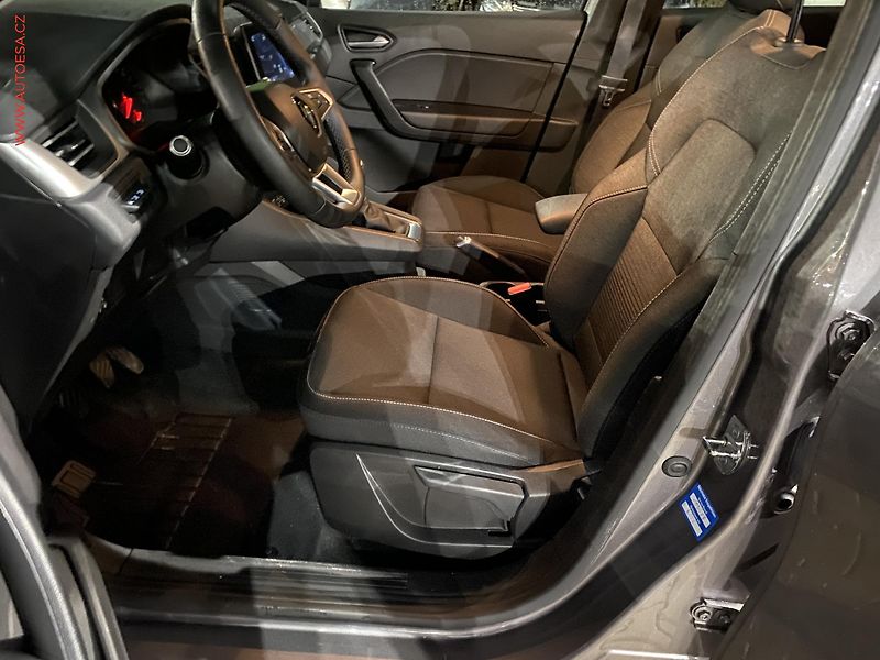 Renault Captur (2021) 1.0TCe, Experience, navi - fotka 9 z 19