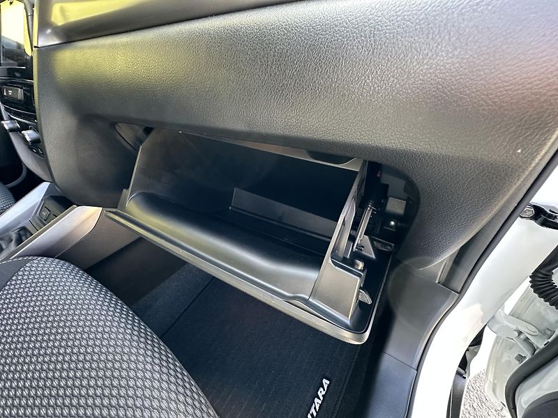Suzuki Vitara (2022) HYBRID 1.4/95kW *4x2* ČR  - fotka 19 z 39