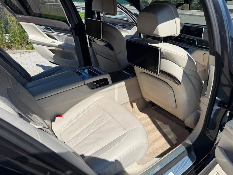BMW Řada 7 740Ld M-Paket xDrive Panorama - fotka 9 z 20