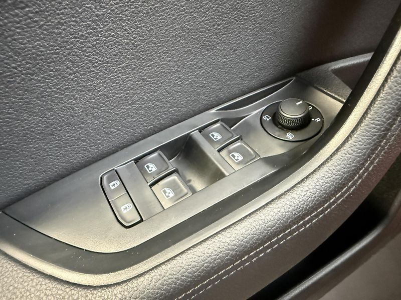 Škoda Superb 2.0 TDI 110kW Style Combi DSG - fotka 10 z 15