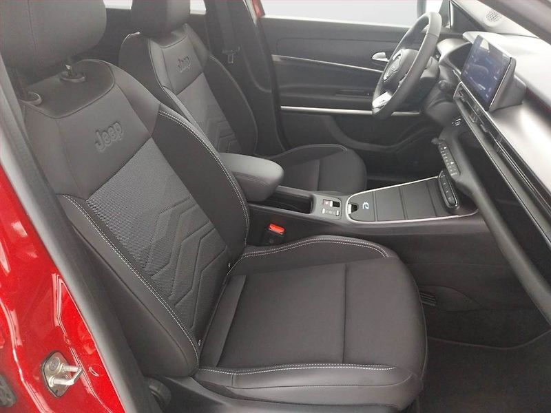 Jeep Avenger (2023) 54 kWh, SoH 95% - fotka 9 z 21