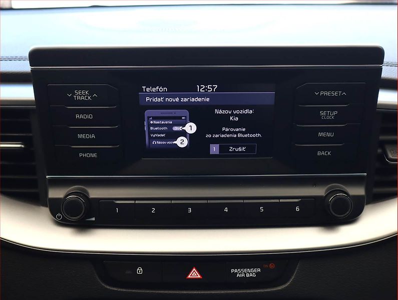 Kia Ceed (2023) 1.5 T-GDI, Serv.kniha - fotka 13 z 18