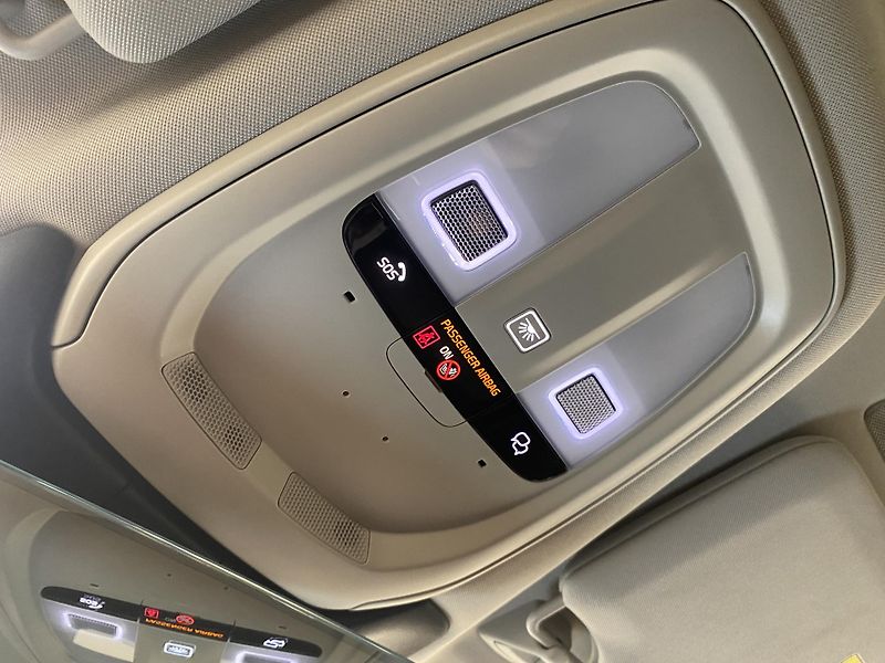 Volvo V90 T6 AWD RECHARGE BRIGHT PLUS - fotka 32 z 58