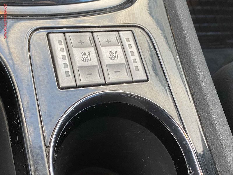 Ford Mondeo (2008) 2.2 TDCi, autoAC - fotka 15 z 20