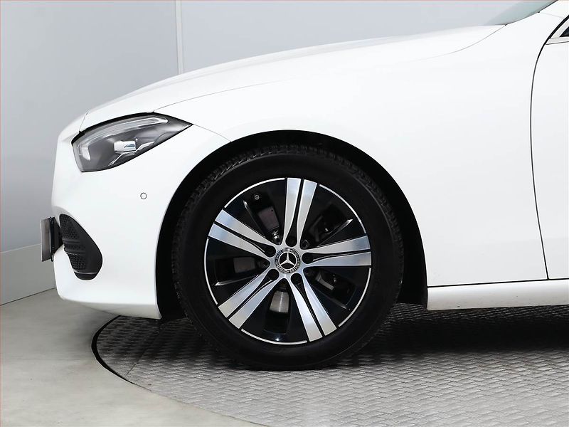 Mercedes-Benz Třídy C (2021) C 200 - fotka 13 z 21