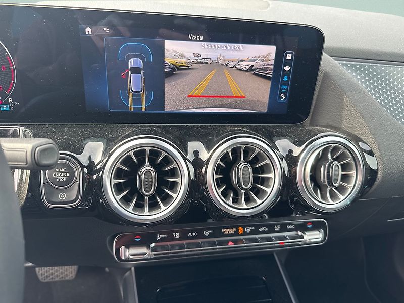Mercedes-Benz GLA PROGRESSIVE 200d 4MATIC - fotka 16 z 19