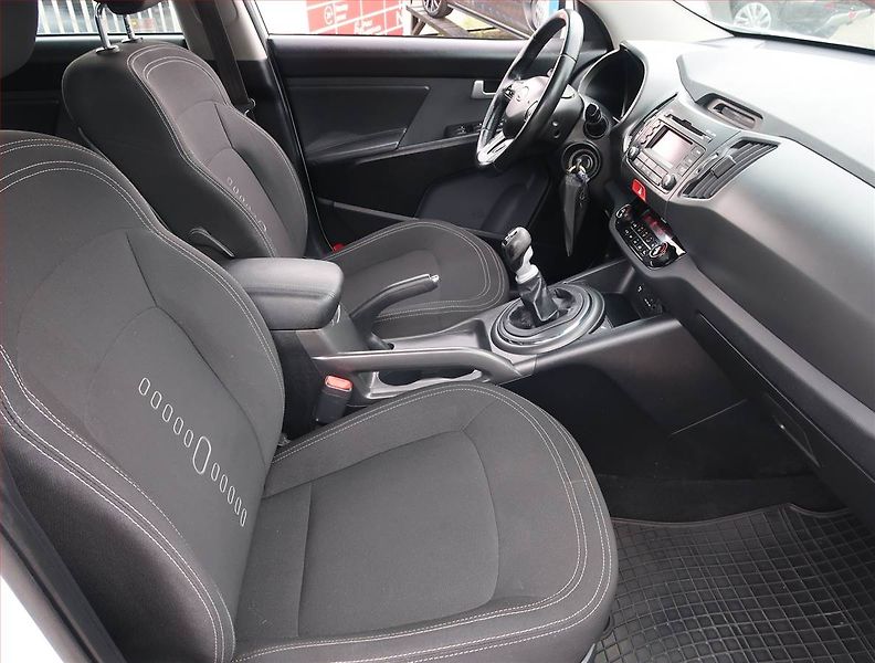Kia Sportage (2011) 1.7 CRDi, Tempomat - fotka 9 z 18