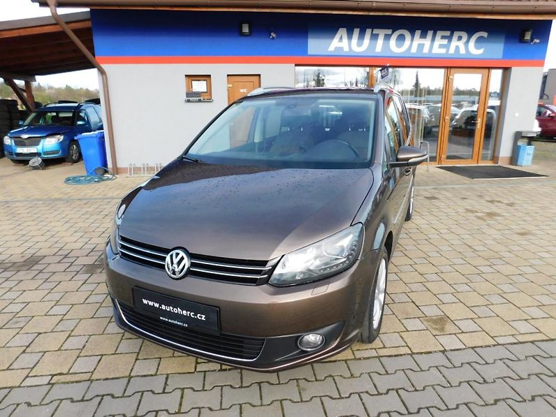 Volkswagen Touran (2012) 2.0 TDi Webasto - fotka 1 z 29