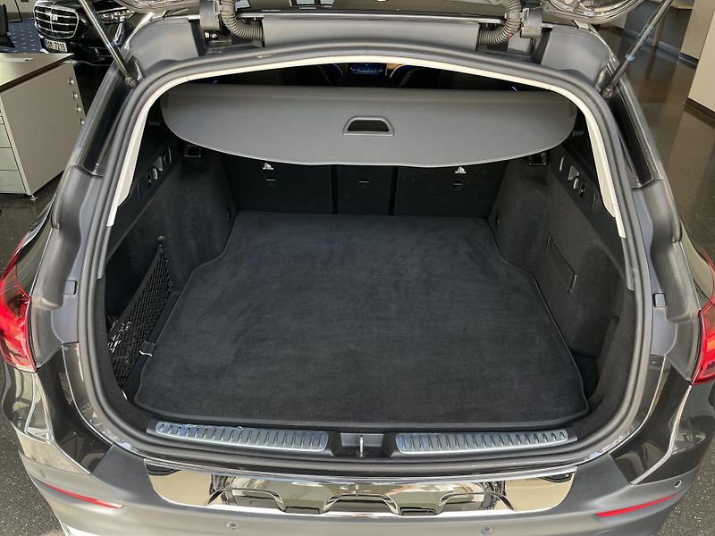 Mercedes-Benz Třídy C 220d 4MATIC All-Terrain - fotka 11 z 38