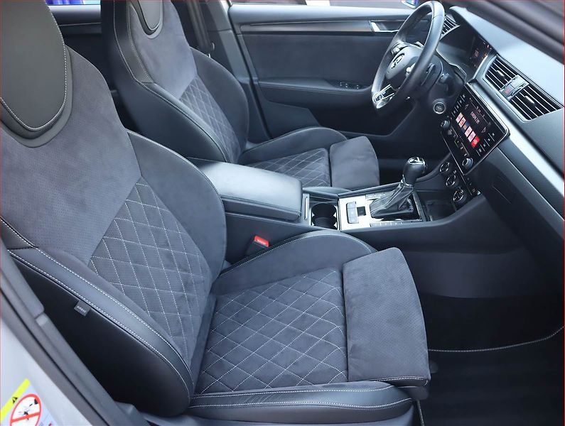 Škoda Superb (2022) Sportline 2.0 TDI - fotka 9 z 21