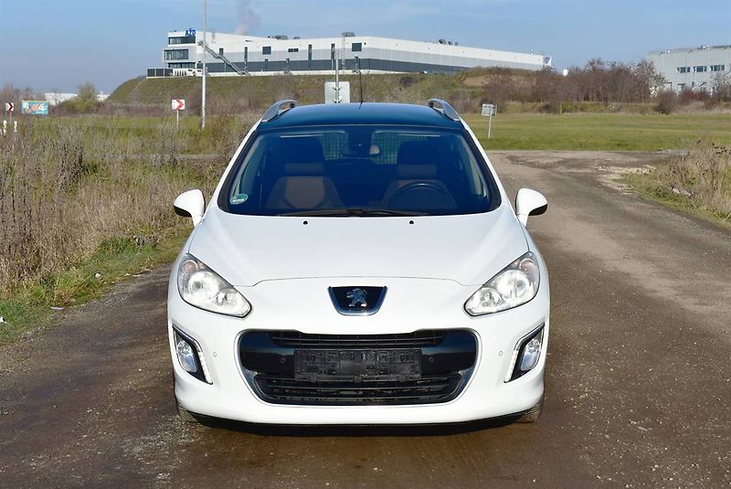 Peugeot 308 2,0 HDI STYLE,1.M,PANO,PĚKNÁ - fotka 2 z 17