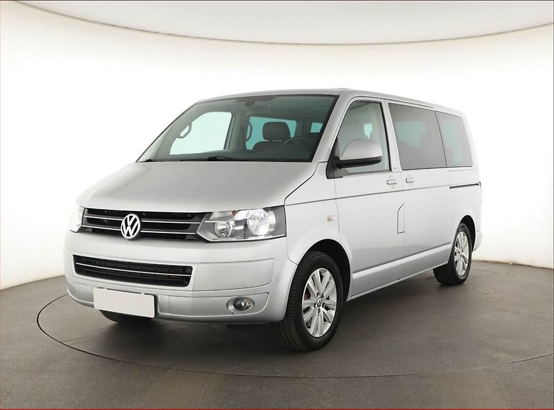 Volkswagen Multivan (2013) Highline 2.0 TDI - fotka 2 z 22