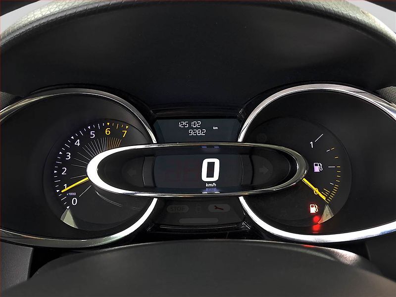Renault Clio (2014) 0.9 TCe, ČR,1.maj, Tempomat - fotka 11 z 14