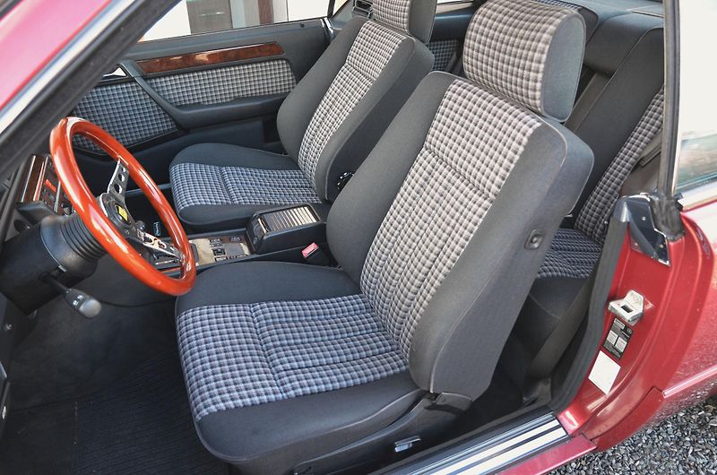 Mercedes-Benz 124 (1988) W124 300 CE 132kW AUTOMAT - fotka 20 z 39