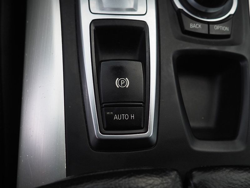 BMW X5 (2011) 3.0d 180 kW, xDrive - fotka 37 z 39