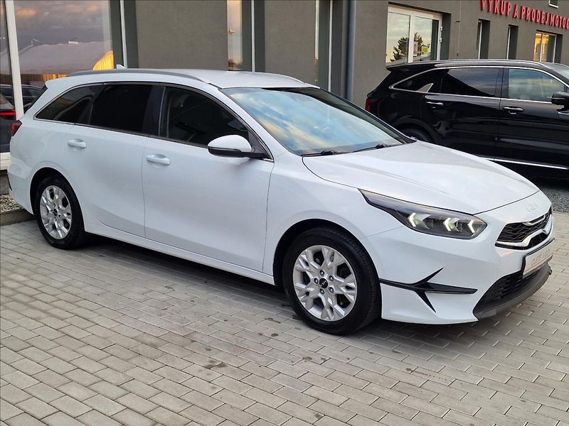 Kia Ceed 1.5 T-GDI 118kW TOP SW,1.Maj. - fotka 2 z 50