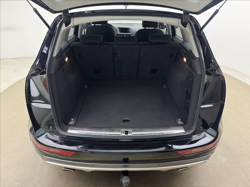 Audi Q5 3,0 4X4 EXCLUSIVE ROZVODY APOD - fotka 55 z 55