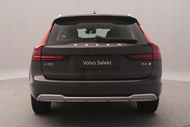 Volvo V90 CC B4 AWD PLUS CZ REZERVACE - fotka 9 z 51