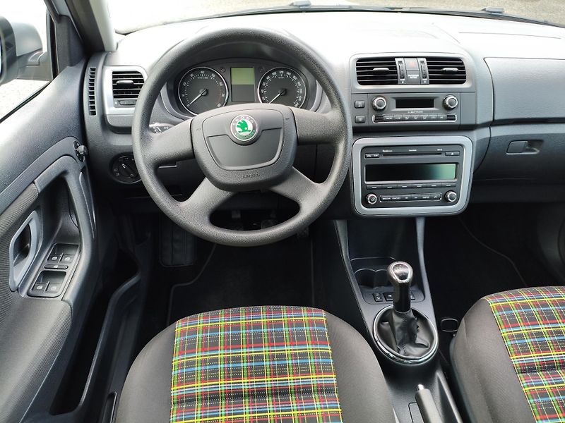 Škoda Fabia (2013) 1,2 TSI Style combi - fotka 18 z 32