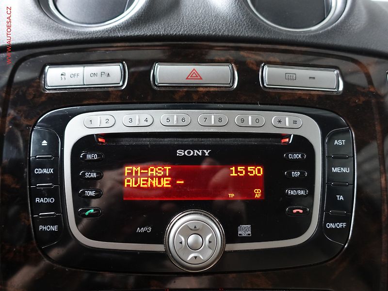 Ford Mondeo (2009) 2.0TDCi, AC, park.čidla - fotka 20 z 22