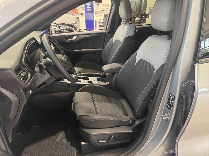Ford Kuga (2026) 2.5 Duratec PHEV 178 kW/243 ko - fotka 8 z 18